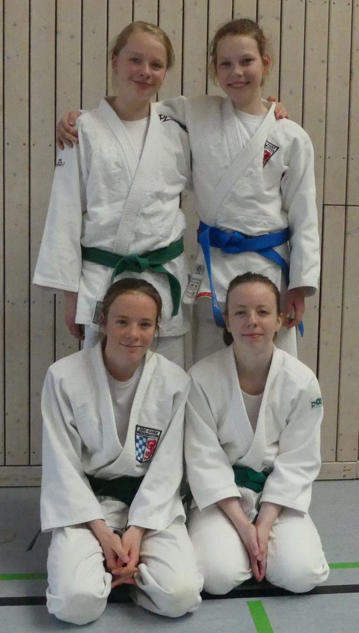 4 neue Blaugurtträgerinnen bei der Judoabteilung