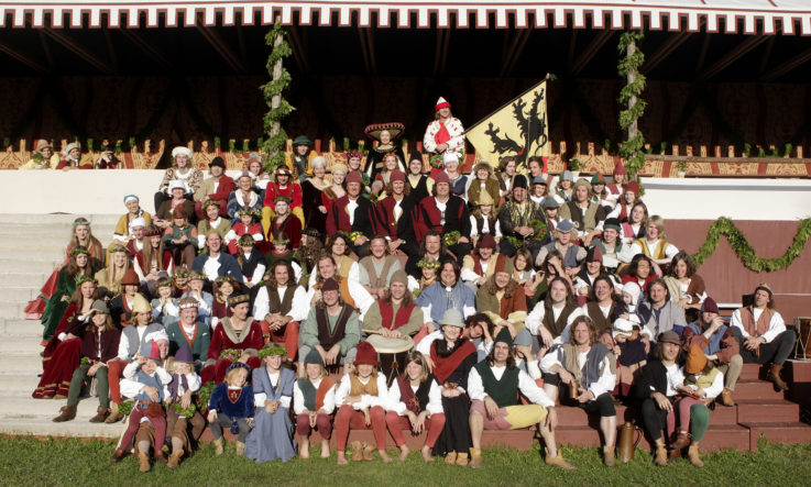 Fototermin für TGL-Mitglieder mit Landshuter-Hochzeits-Kostüm