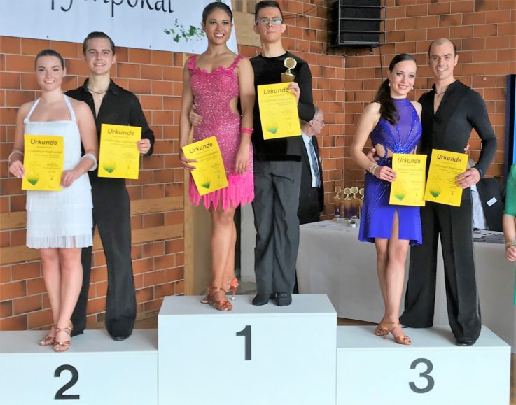 Lateinturnierpaar der TG Landshut ertanzt sich Treppchenplatz am 04. und 05. November 2017 beim Hallertauer Hopfenpokal