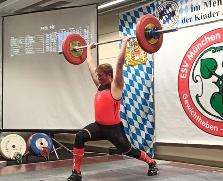 Leonard Brandl Simons beim Frühjahrsturnier des Bayerischen Gewichtheber-Nachwuchses