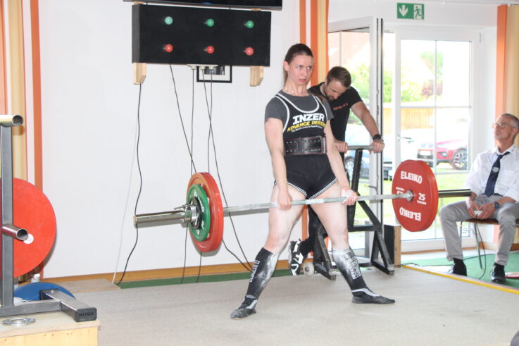 TGL-Powerlifter holen vierzehn Titel bei Niederbayerischer Meisterschaft