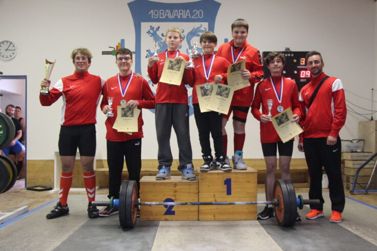 Mannschaftssieg bei der niederbayerischen Meisterschaft im Gewichtheben für den TGL-Gewichtheber-Nachwuchs, 4 Niederbayerische Meister und 5 Einzeltitel beim beim Spießl-Turnier