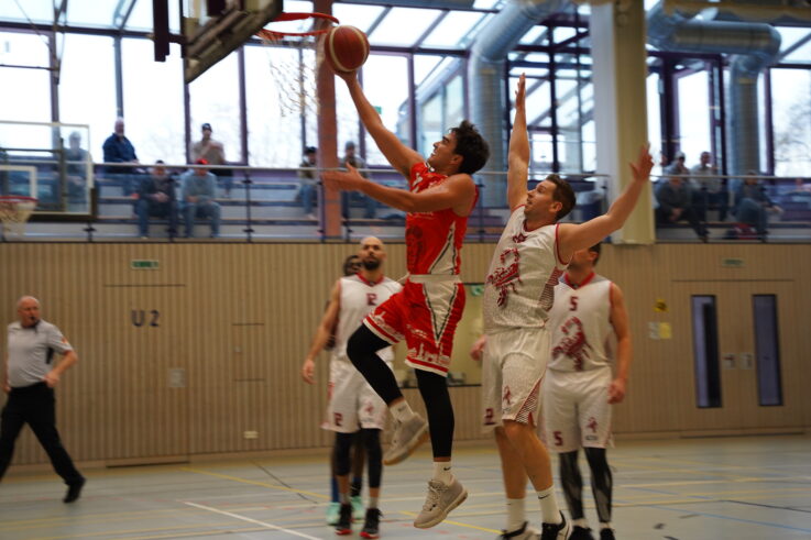 Herren 1 gewinnen Nervenschlacht