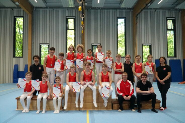 TGL-Buben bei Mannschafts-Gaumeisterschaft in heimischer Gerätturnhalle
