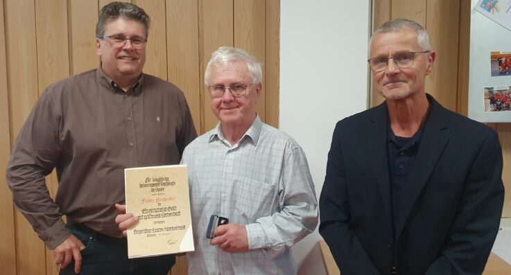 Hohe Auszeichnung für Kraftsportfunktionär Franz Neuhuber