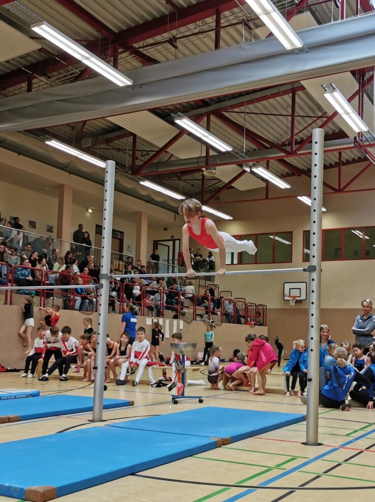 KidsCup 2025 Jakob Willer bei seiner Übung am Reck